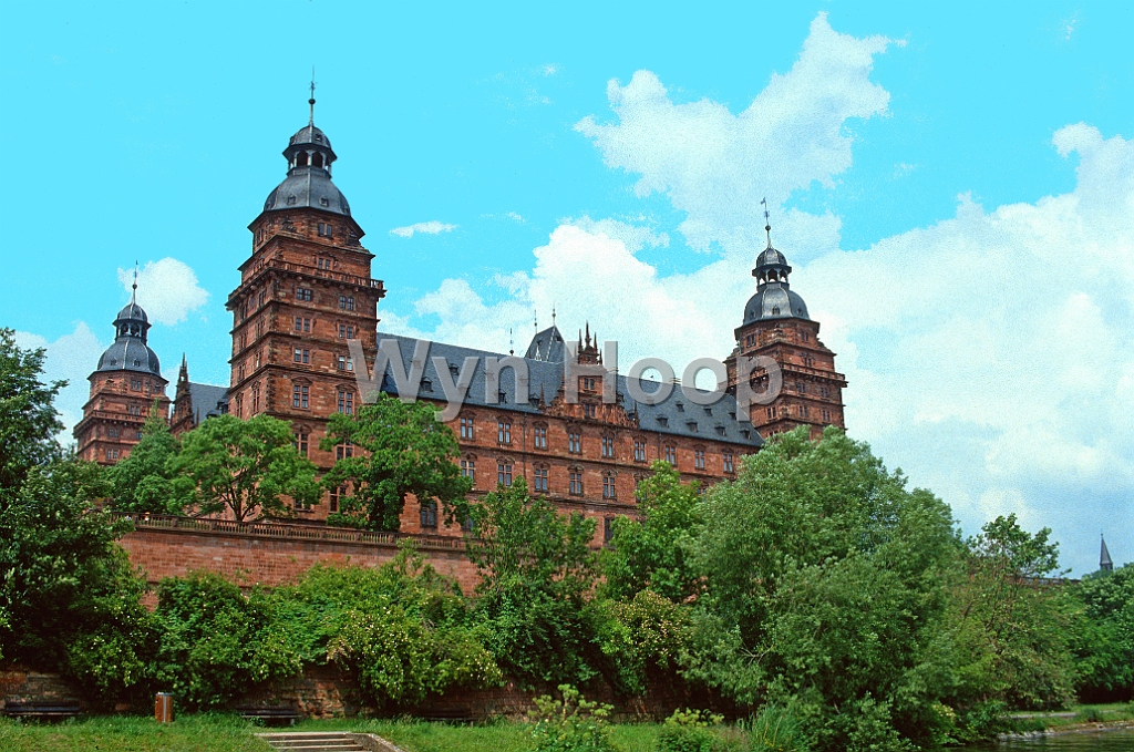 Main Aschaffenburg Schloss km86,7.jpg - Schloss Johannisburg in Aschaffenburg, Main-km 86,7